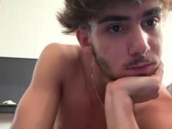 smaiib0y — вебкам-модель онлайн на chaturbate