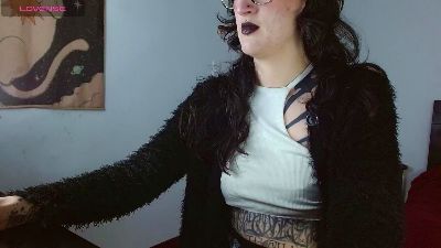 Inked_Val — вебкам-модель онлайн на cam4