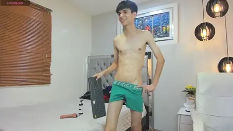 maxim_rod — вебкам-модель онлайн на stripchat