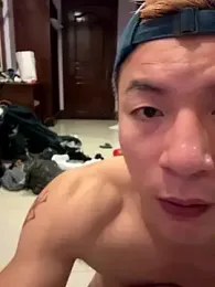 AAASuck — вебкам-модель онлайн на stripchat