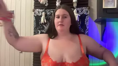 xopeachybaby — вебкам-модель онлайн на stripchat