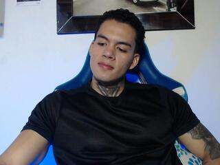 Lucifer Starr — вебкам-модель онлайн на flirt4free