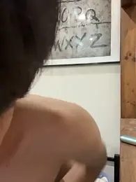 nlxq_ll — вебкам-модель онлайн на stripchat