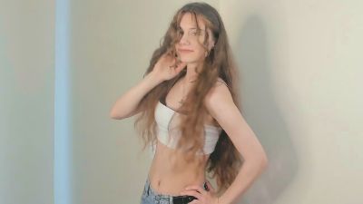 AstridAdkison — Cam4 stream photo (Jun 2026)
