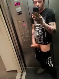 istiaqua90 — Stripchat stream photo (May 2025)