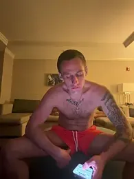 PeytonJohnn — вебкам-модель онлайн на stripchat