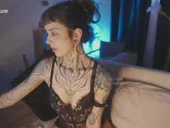 janne_maybe — Chaturbate stream photo (Jun 2026)