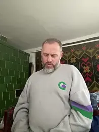 Frosl — Stripchat stream photo (Apr 2026)