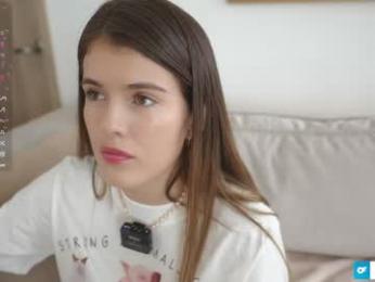 rebeccastonee — Chaturbate stream photo (Apr 2026)