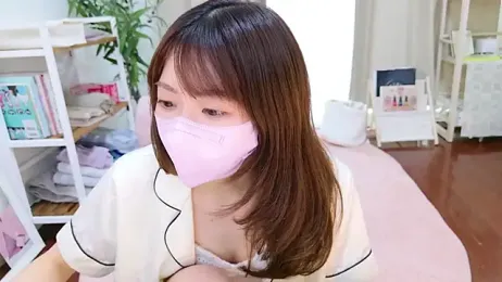 Mii_v_v — вебкам-модель онлайн на stripchat