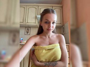Sweet_Darina233 — вебкам-модель онлайн на bongacams