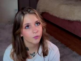 ceceliapidcock — вебкам-модель онлайн на chaturbate