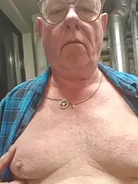 andrejoyfull64 — Stripchat stream photo (May 2026)