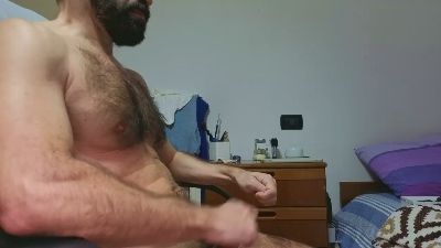 hairycerberus — вебкам-модель онлайн на cam4