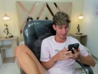 ferphoenix_ — Chaturbate stream photo (Dec 2025)