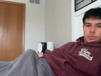 infamouslucas — вебкам-модель онлайн на chaturbate