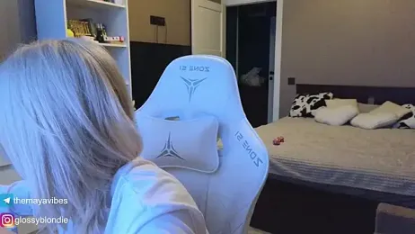 Maya_Rave — Stripchat stream photo (Apr 2026)