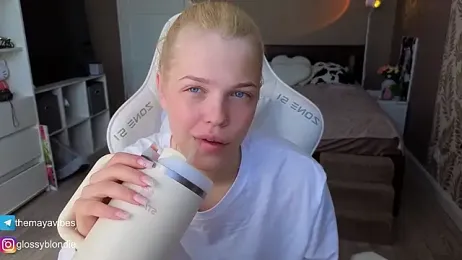 Maya_Rave — Stripchat stream photo (Apr 2026)