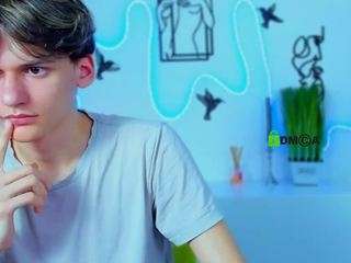 leo-valor — Camsoda stream photo (Mar 2026)