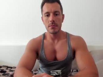 roberto4ever — вебкам-модель онлайн на chaturbate