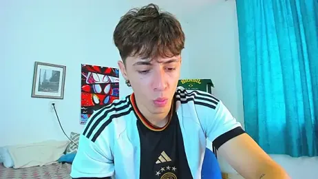 AlessandroDybala — вебкам-модель онлайн на stripchat