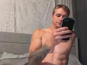 blue_eyed_beau — вебкам-модель онлайн на chaturbate