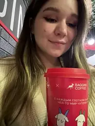 PumaShyXD — вебкам-модель онлайн на stripchat