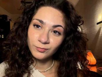HyonKirker — вебкам-модель онлайн на bongacams