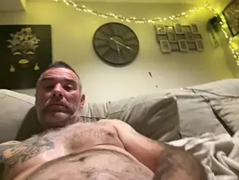 plymouthlad82 — вебкам-модель онлайн на stripchat