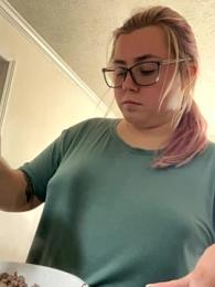 tinyNwet96 — Stripchat stream photo (May 2023)