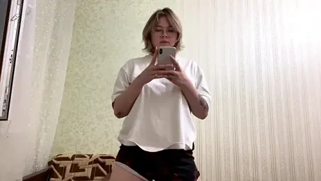 peachpuf — вебкам-модель онлайн на stripchat