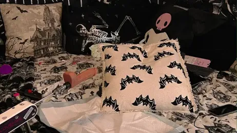 EVILYN — вебкам-модель онлайн на stripchat