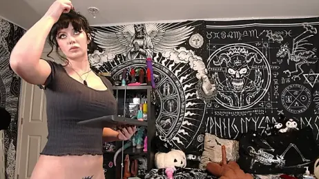 EVILYN — вебкам-модель онлайн на stripchat