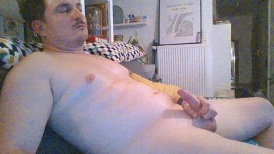 moinuxxx — Cam4 stream photo (Mar 2026)