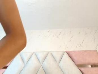 zoelucas — Chaturbate stream photo (Apr 2026)