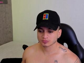 Ahiezer — вебкам-модель онлайн на flirt4free