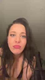 mina204 — вебкам-модель онлайн на cam4