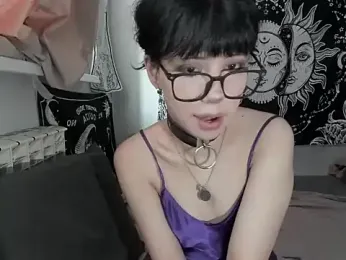 baby_lunatique — вебкам-модель онлайн на stripchat