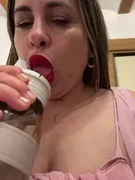 laarti — Stripchat stream photo (Aug 2026)