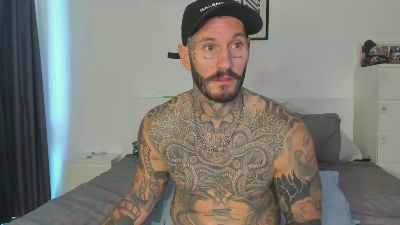 Lucasexclusive1 — вебкам-модель онлайн на cam4