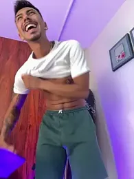 Latinmoster_boss — Stripchat stream photo (Mar 2026)