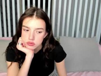 bab_boom — вебкам-модель онлайн на chaturbate