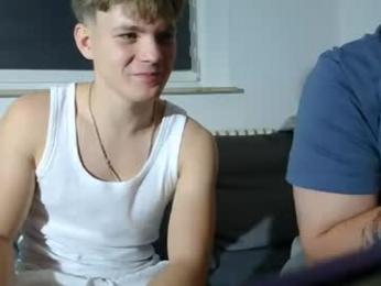 hottieselly — вебкам-модель онлайн на chaturbate