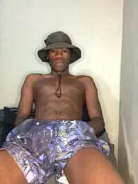 thandolezwe1 — вебкам-модель онлайн на stripchat