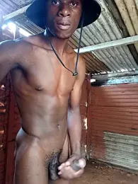 Blomanda — вебкам-модель онлайн на stripchat