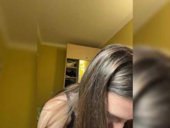 MilkaCrystal01 — Bongacams stream photo (May 2026)