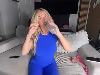 meggsworld — Stripchat stream photo (Mar 2026)