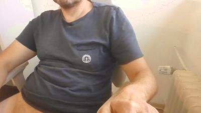 andreashot — вебкам-модель онлайн на cam4