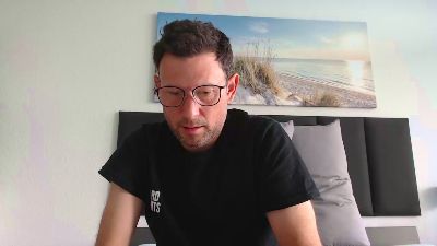 HandsomeGuy1983 — Cam4 stream photo (Jun 2026)
