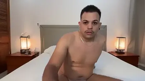 eloysamm — вебкам-модель онлайн на stripchat